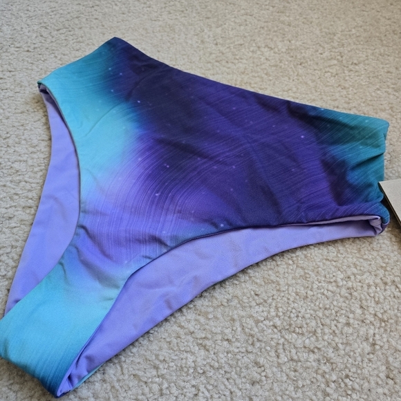 81. NWT Nike Aurora REVERSIBLE High Waist BIKINI Bottom Size Medium - Picture 5 of 11